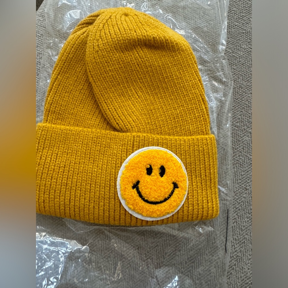 NWT Knit Ribbed Smiley Beanie 100% cotton